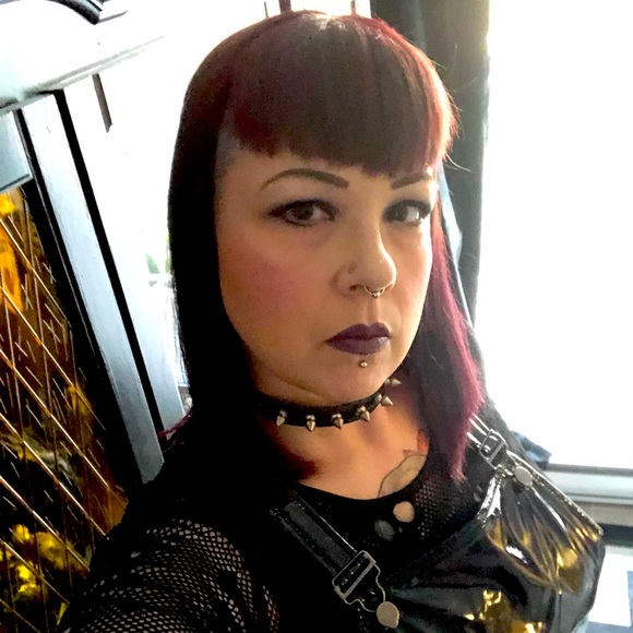 Meet your Posher, Jessica - Picture 1 of 1